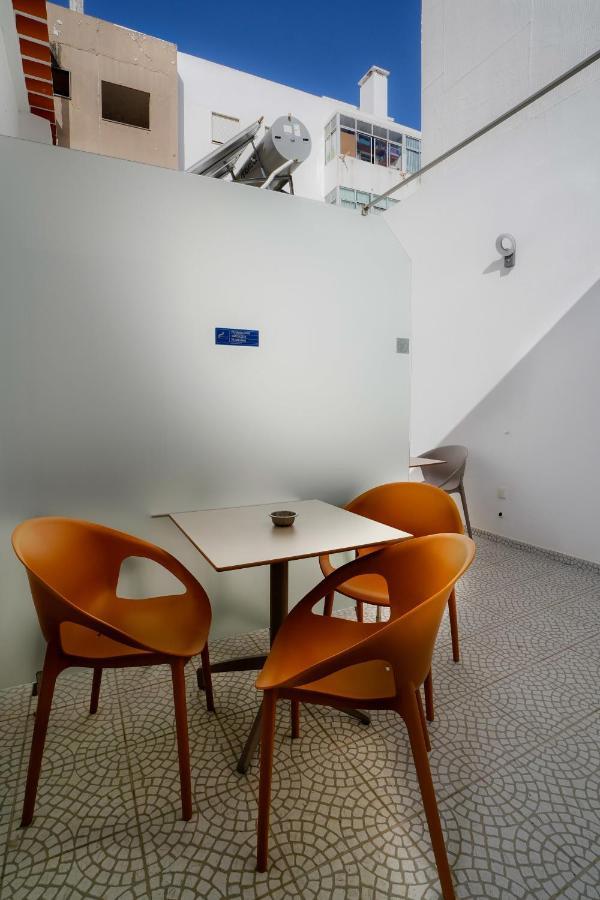 Alameda Guesthouse By Boutique Taipas Garagem Para Motos ปอร์ติเมา ภายนอก รูปภาพ