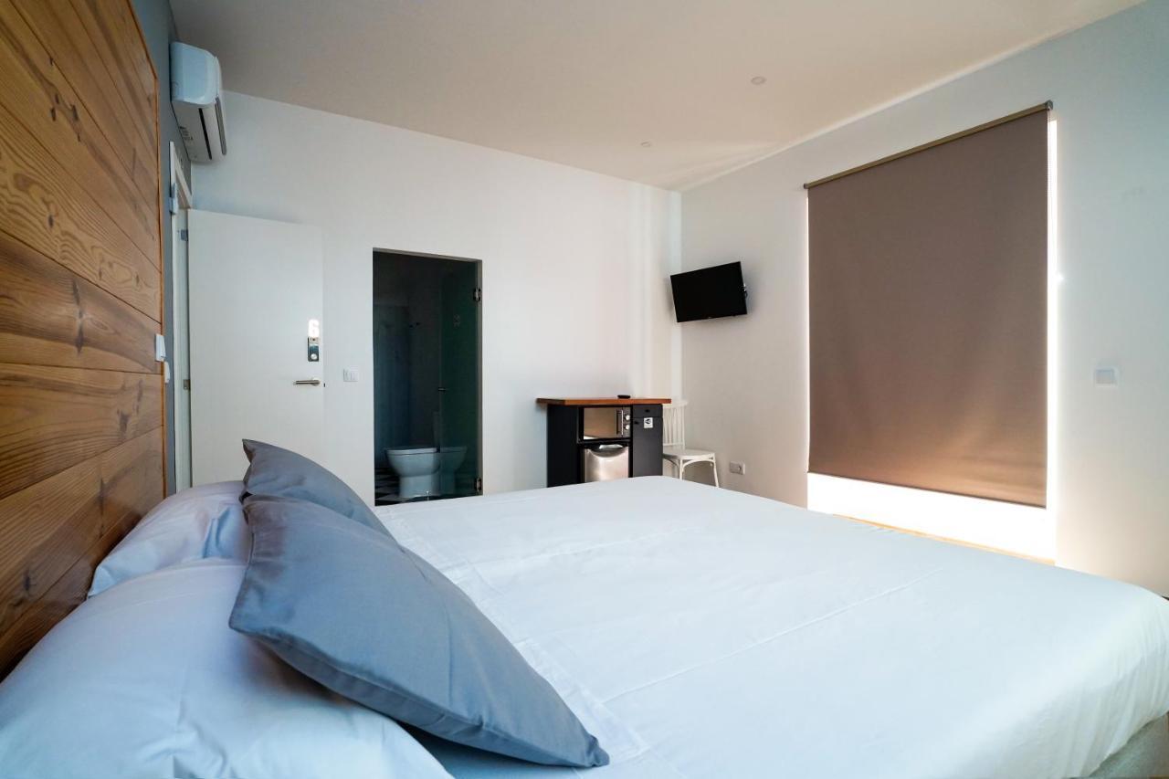 Alameda Guesthouse By Boutique Taipas Garagem Para Motos ปอร์ติเมา ภายนอก รูปภาพ