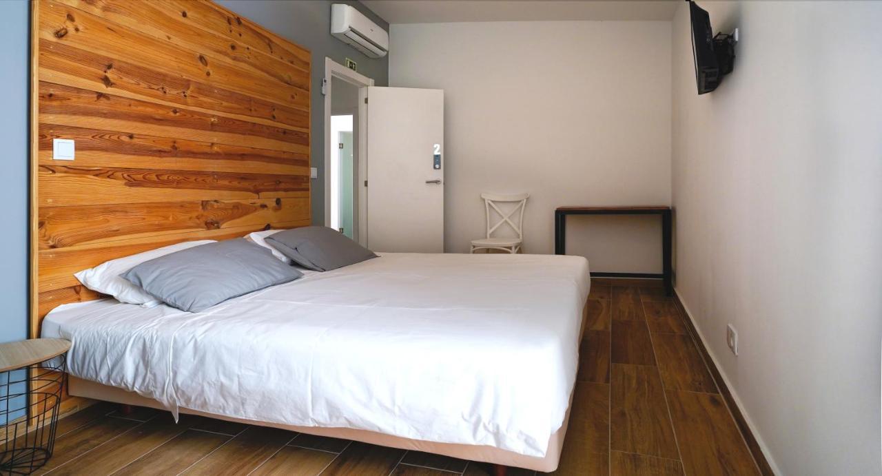 Alameda Guesthouse By Boutique Taipas Garagem Para Motos ปอร์ติเมา ภายนอก รูปภาพ